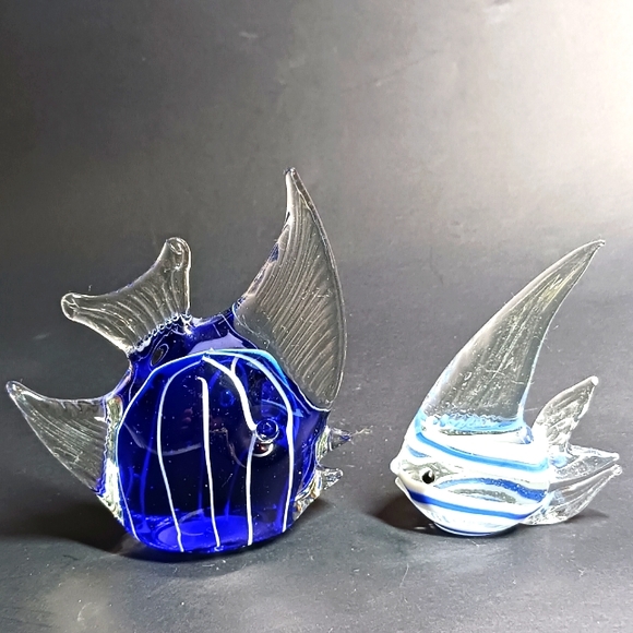 Art Glass Angel Fish Paperweight Blue & White Striped Murano handblown, set of 2 - Picture 1 of 6